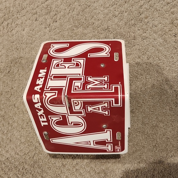 Texas A&M birdhouse. Must see! BENEFITS RESCUE DOGS - Picture 2 of 12